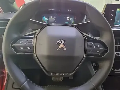 Photo 42 Peugeot 2008  Electrique 136 ch