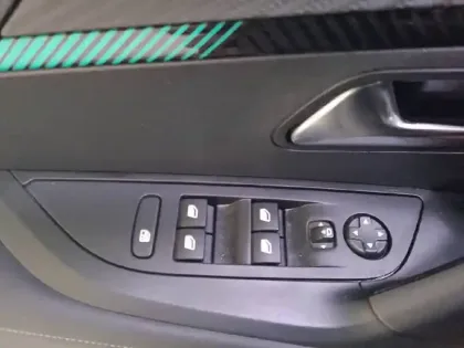 Photo 30 Peugeot 2008 Gén. II Ph1 NG Allure Pack 5