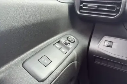 Photo 57 Peugeot Partner Gén. III Ph2 Base 4