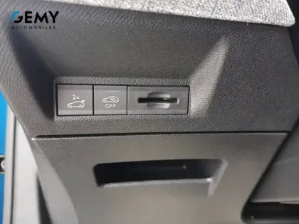 Photo 63 Peugeot 3008  Hybrid 136 e-DCS6