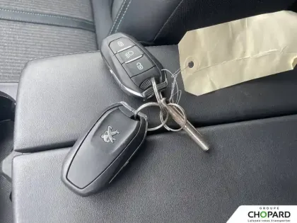 Photo 13 Peugeot 3008  Hybrid 225 e-EAT8