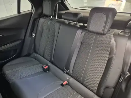 Photo 33 Peugeot 2008  Electrique 136 ch