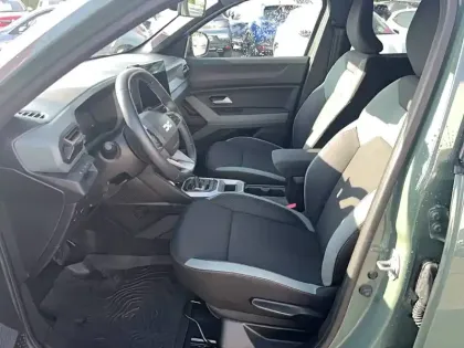 Photo 8 Dacia Duster  Hybrid 140