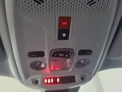 Photo 25 Peugeot 2008 Gén. II Ph1 NG Style 5