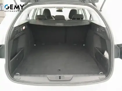 Photo 53 Peugeot 308  SW PureTech 110ch S&S BVM6