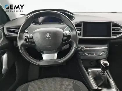 Photo 55 Peugeot 308  SW PureTech 110ch S&S BVM6