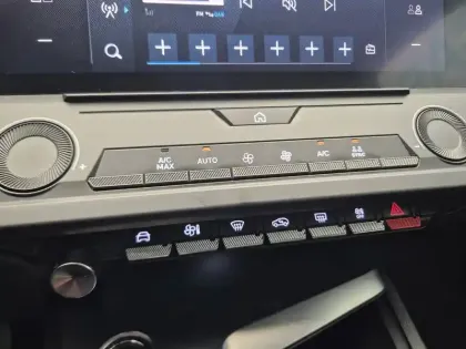 Photo 29 Peugeot 308  BlueHDi 130ch S&S EAT8