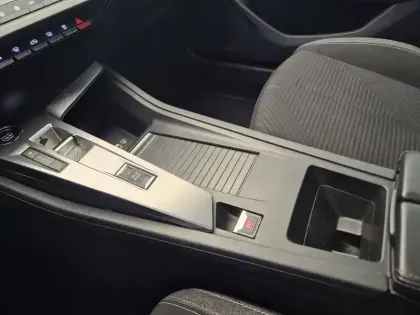 Photo 27 Peugeot 308  BlueHDi 130ch S&S EAT8