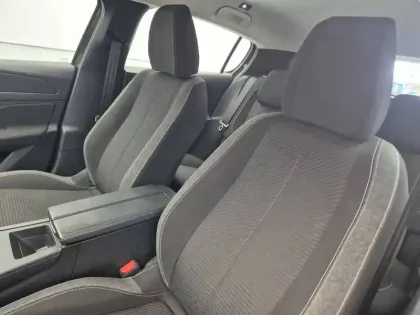 Photo 23 Peugeot 308  BlueHDi 130ch S&S EAT8