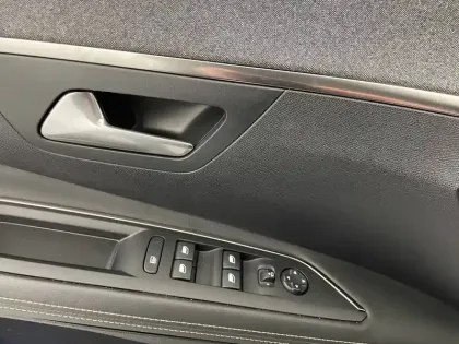 Photo 67 Peugeot 3008  Hybrid 225 e-EAT8