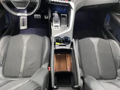 Photo 94 Peugeot 3008  Hybrid 225 e-EAT8