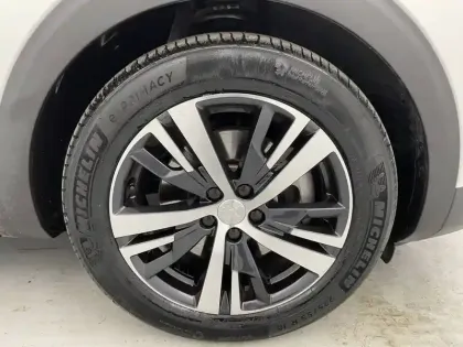 Photo 51 Peugeot 3008  Hybrid 225 e-EAT8