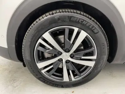 Photo 84 Peugeot 3008  Hybrid 225 e-EAT8