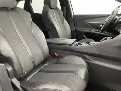 Photo 96 Peugeot 3008  Hybrid 225 e-EAT8