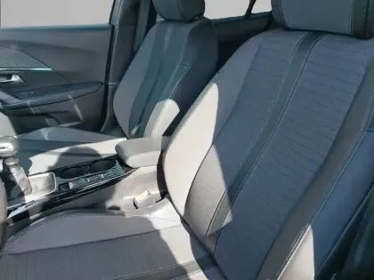 Photo 10 Peugeot 2008  BlueHDi 110 S&S BVM6