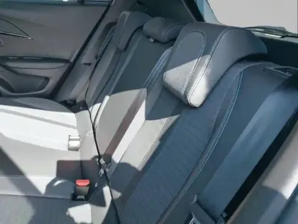 Photo 11 Peugeot 2008  BlueHDi 110 S&S BVM6