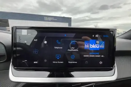 Photo 69 Peugeot 2008  Hybrid 145 e-DCS6