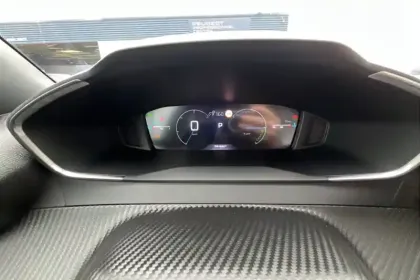 Photo 68 Peugeot 2008  Hybrid 145 e-DCS6