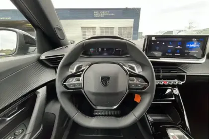 Photo 67 Peugeot 2008  Hybrid 145 e-DCS6