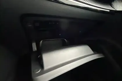 Photo 75 Peugeot 2008  Hybrid 145 e-DCS6