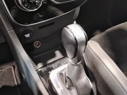 Photo 23 Renault Clio  TCe 120 Energy EDC Intens