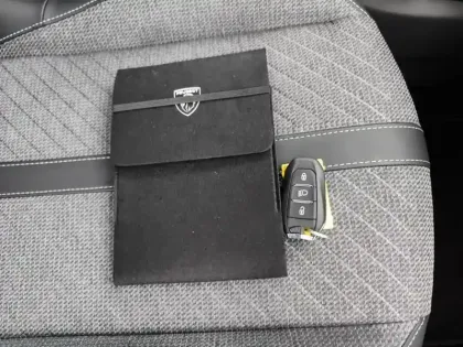 Photo 15 Peugeot 2008  PureTech 100 S&S BVM6 Allure