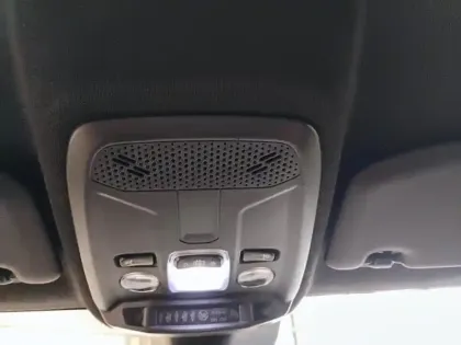 Photo 24 Opel Corsa  1.2 Turbo 100 ch BVM6 GS