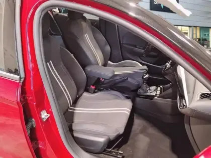 Photo 8 Opel Corsa  1.2 Turbo 100 ch BVM6 GS