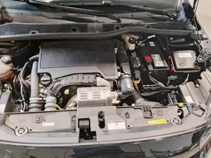 Photo 6 Opel Corsa  1.2 Turbo 100 ch BVM6 GS