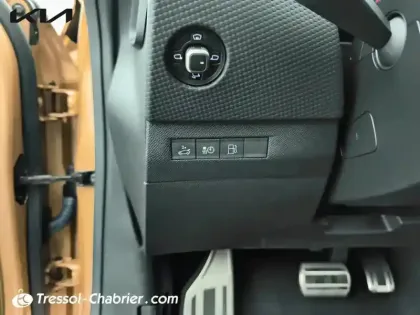 Photo 16 DS DS 4  Hybride E-Tense 225 EAT8 Rivoli