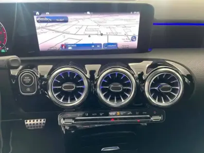 Photo 17 Mercedes Classe A 200 d Berline AMG Line