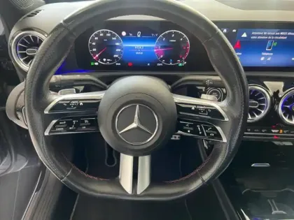 Photo 13 Mercedes Classe A 200 d Berline AMG Line