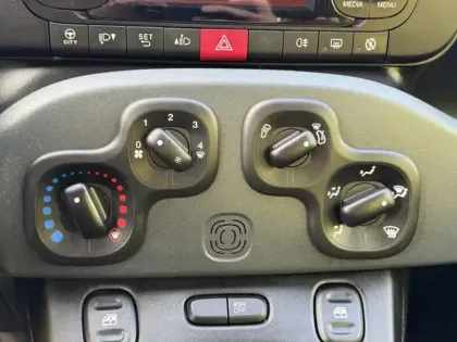 Photo 16 Fiat Panda 1.2 70 Easy