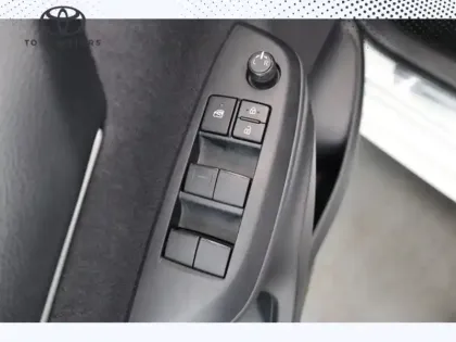 Photo 13 Toyota Yaris Hybride 116h Design