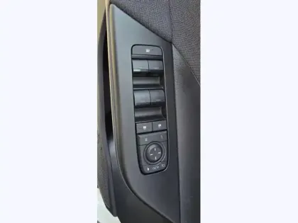 Photo 6 Toyota C-HR 1.8 Hybride 140 Graphic HYBRID M