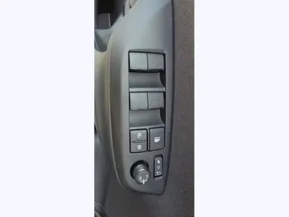 Photo 10 Toyota Yaris Hybride 1.5 HYBRID 130H DESIGN AUTO 2WD