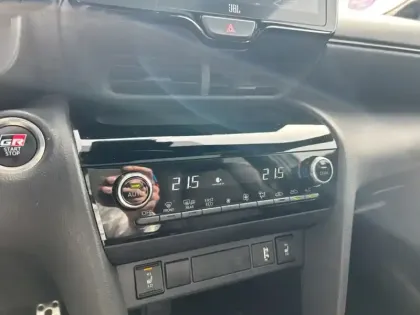 Photo 12 Toyota Yaris Hybride 1.5 HYBRID 116H GR SPORT