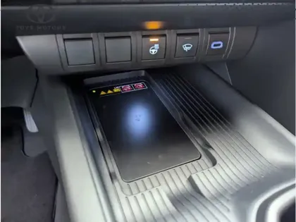 Photo 23 Toyota C-HR 2.0 PHEV 225 Graphic