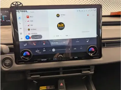 Photo 18 Toyota C-HR Design Grande Autonomie 77 kWh 224ch