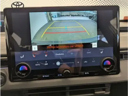 Photo 19 Toyota C-HR Design Grande Autonomie 77 kWh 224ch