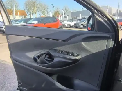 Photo 12 Toyota Yaris Hybride 1.5 HYBRID 116H TRAIL PANO