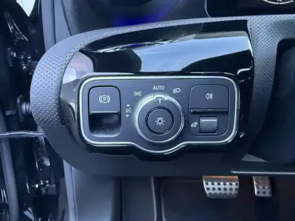 Photo 19 Mercedes Classe A 200 d AMG Line