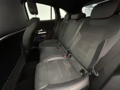 Photo 13 Mercedes GLA 200 d AMG Line