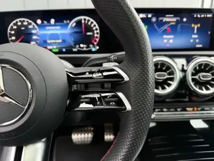 Photo 24 Mercedes CLA Coupé 250 e Hybrid EQ AMG Line