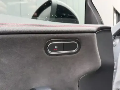 Photo 18 Mercedes CLA Coupé 250 e Hybrid EQ AMG Line