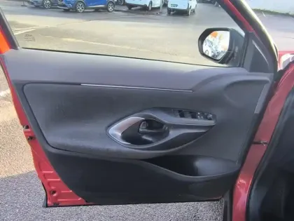 Photo 19 Toyota Yaris Gén. I Ph1 Collection 5