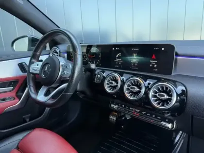 Photo 8 Mercedes Classe A 180 d AMG Line