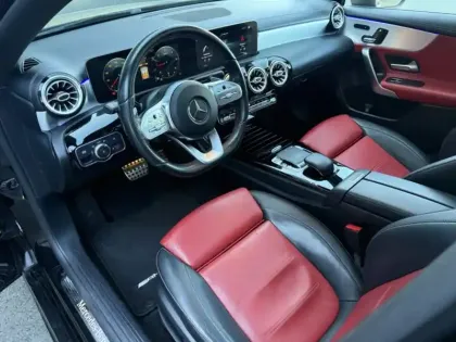 Photo 14 Mercedes Classe A 180 d AMG Line