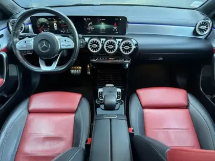 Photo 7 Mercedes Classe A 180 d AMG Line