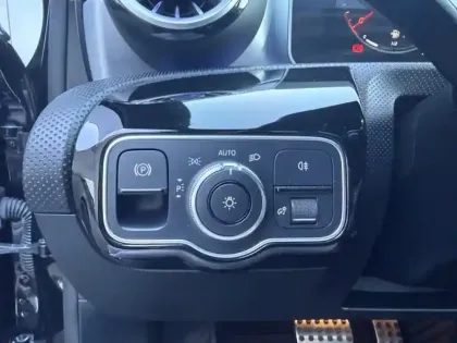 Photo 19 Mercedes Classe A 180 d AMG Line